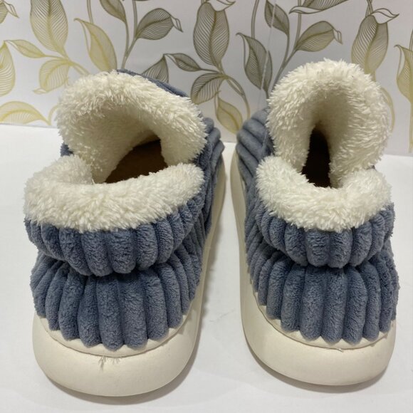 Cozy Plush Lined Slip-On Slippers With Ribbed Design & Durable Rubber Sole NWOT - Picture 6 of 8